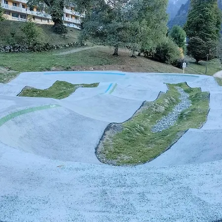 4 Personnes 100m Du Telecabine *